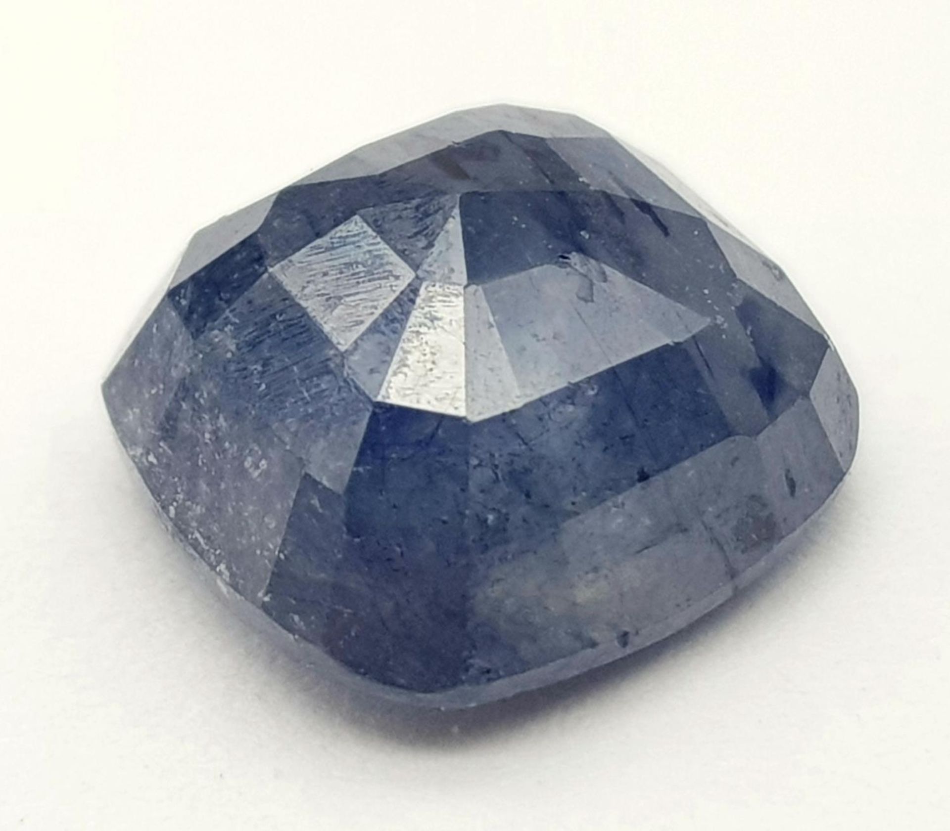 A 8.01ct Natural Blue Sapphire Gemstone - GFCO Swiss Certified. - Bild 2 aus 6