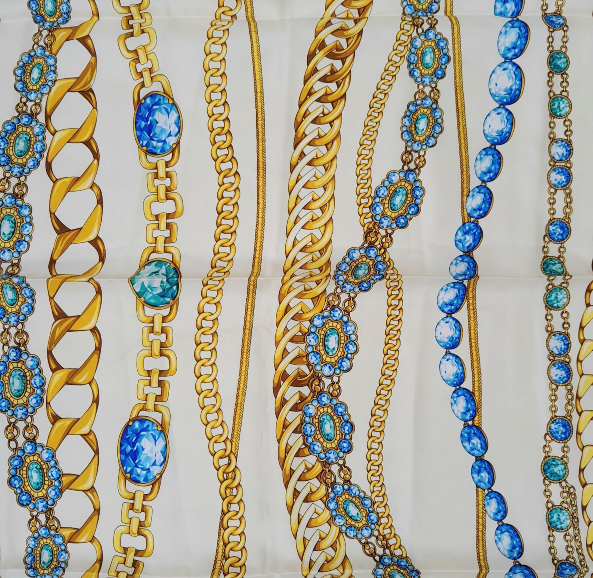 A D&G scarf, dimensions 90 x 90 cm ref: 17241 - Image 2 of 5