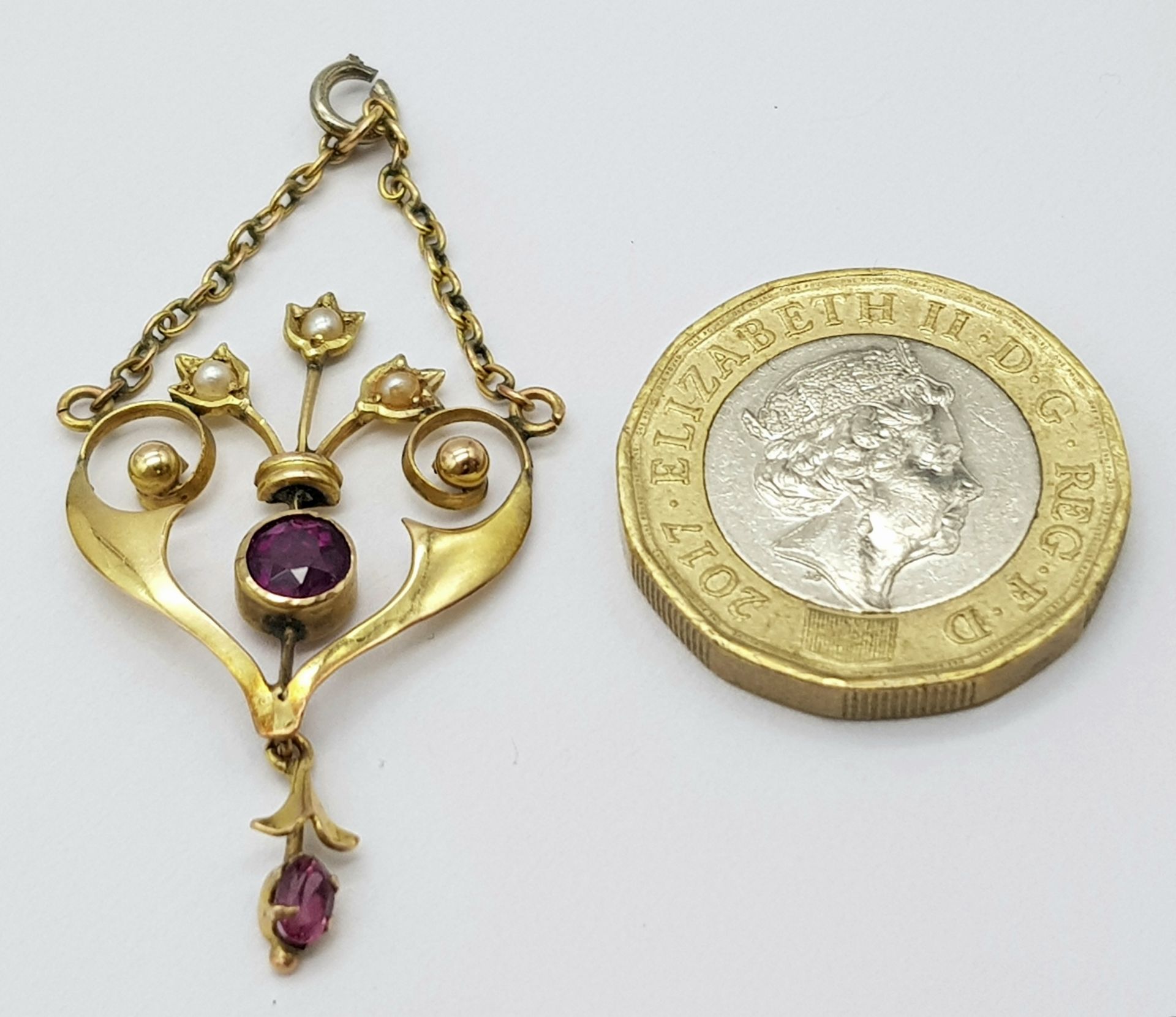 An Antique 9K Yellow Gold Amethyst and Seed Pearl Pendant. Beautiful floral design. 5cm. 1.8g - Bild 3 aus 5