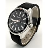 A Seiko Solar Gents Watch. Black leather strap. Stainless steel case - 44mm. Black dial with day/