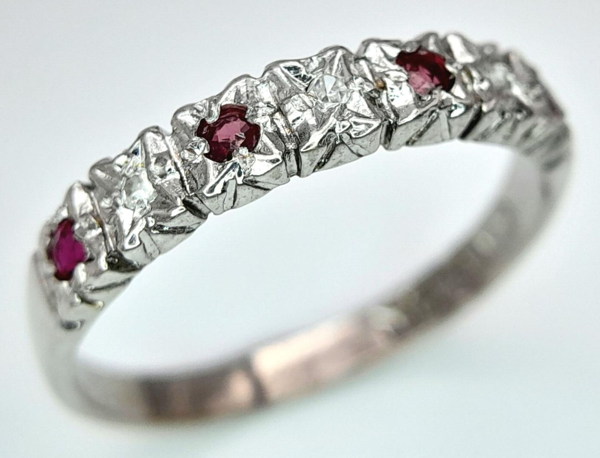 A 9K WHITE GOLD DIAMOND & RUBY BAND RING 1.8G SIZE N 1/2. ref: SPAS 9014 - Image 2 of 5