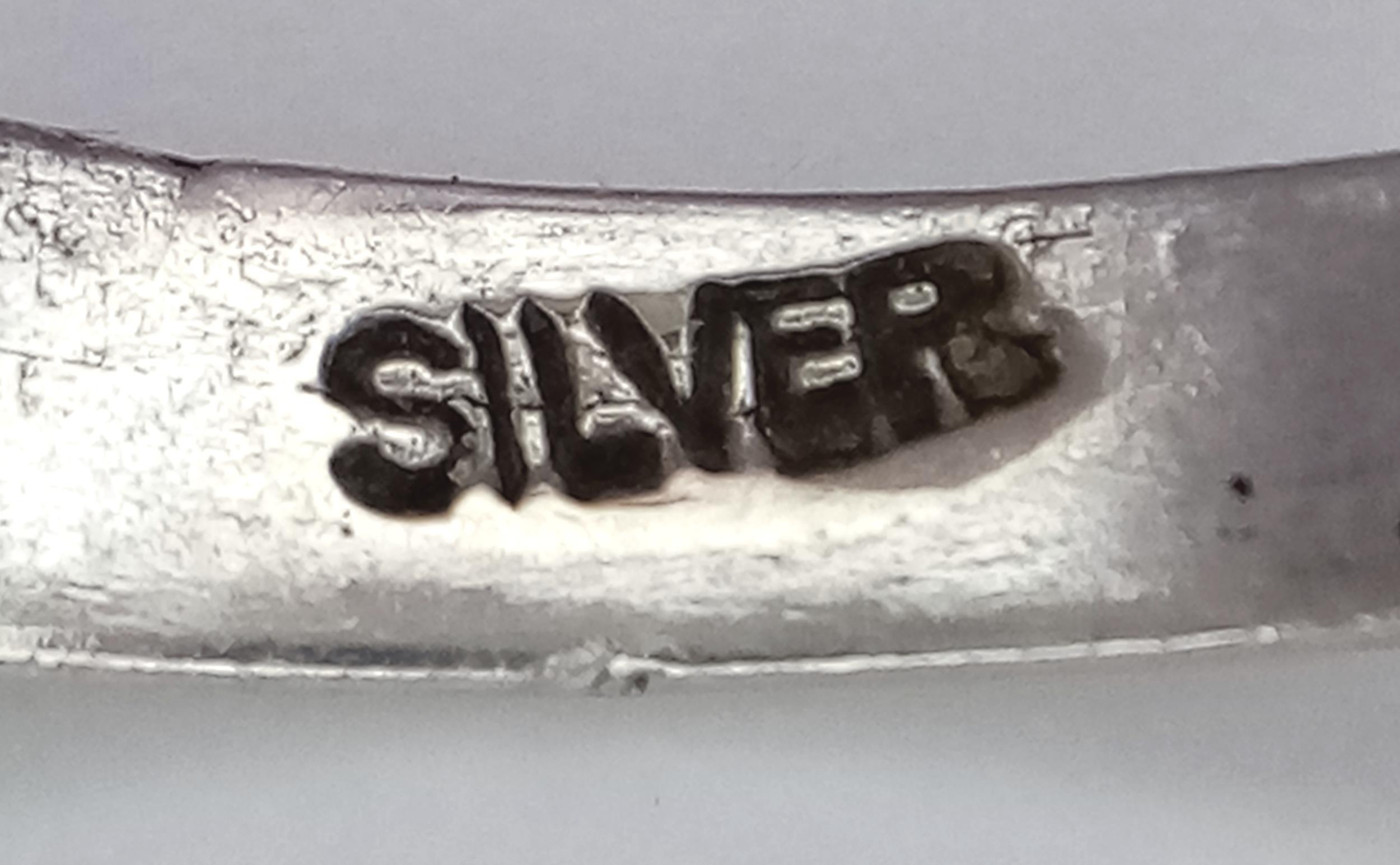 A Very Unique, Vintage or Older, Hand Crafted Grotesque Design Silver Ring Size T. Crown measures - Image 5 of 5