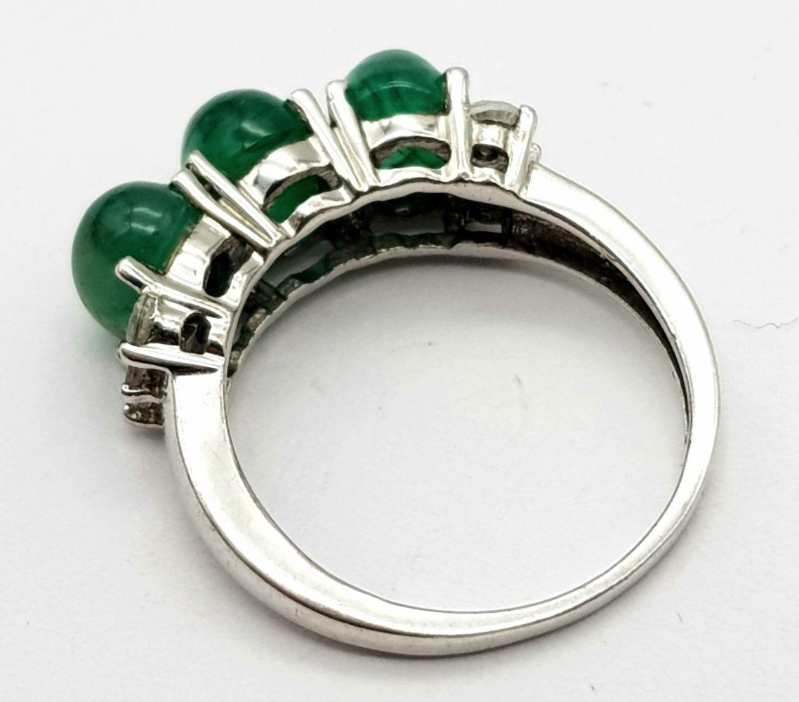 A Pair of 925 Silver Grape Earrings and a Three Green Stone Silver Ring. Size J. - Image 7 of 8