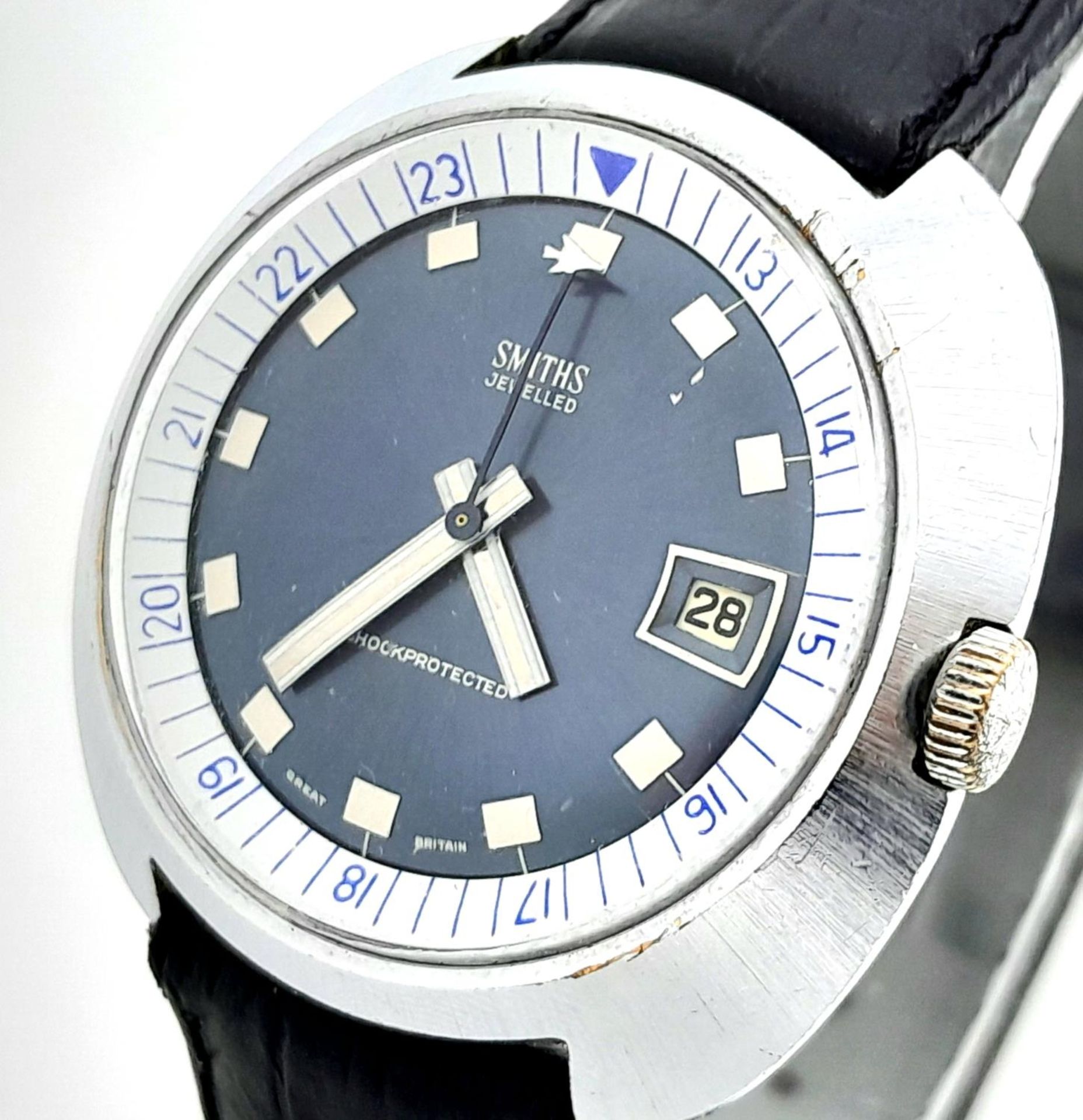 A Vintage Smiths Mechanical Gents Watch. Black leather strap. Stainless steel case - 42mm. Blue dial - Bild 2 aus 6