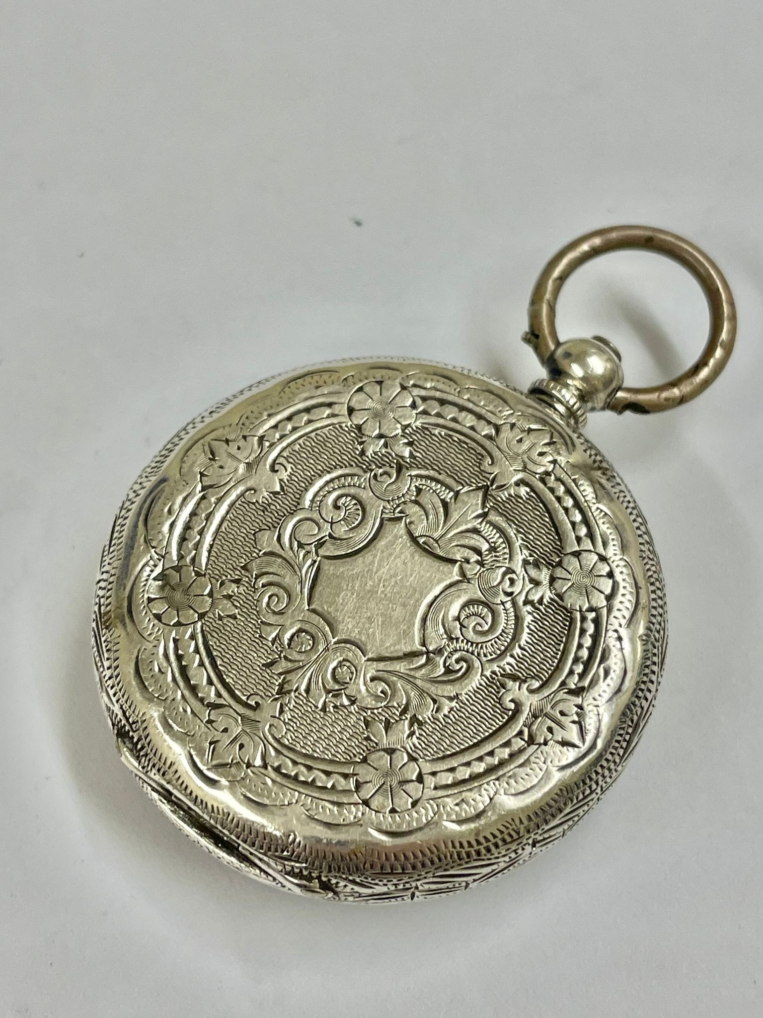 An Antique ladies silver pocket watch, as found. - Image 3 of 3