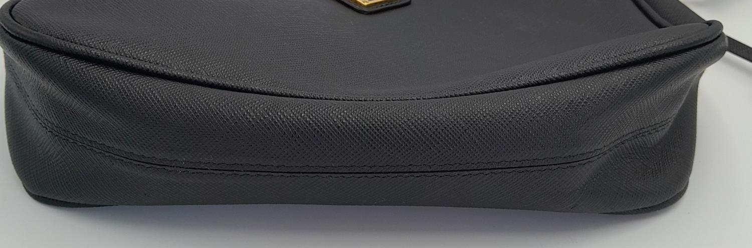 A Prada Black Re-Edition 2005 Bag. Saffiano leather exterior with gold-toned hardware, zip top - Image 3 of 15