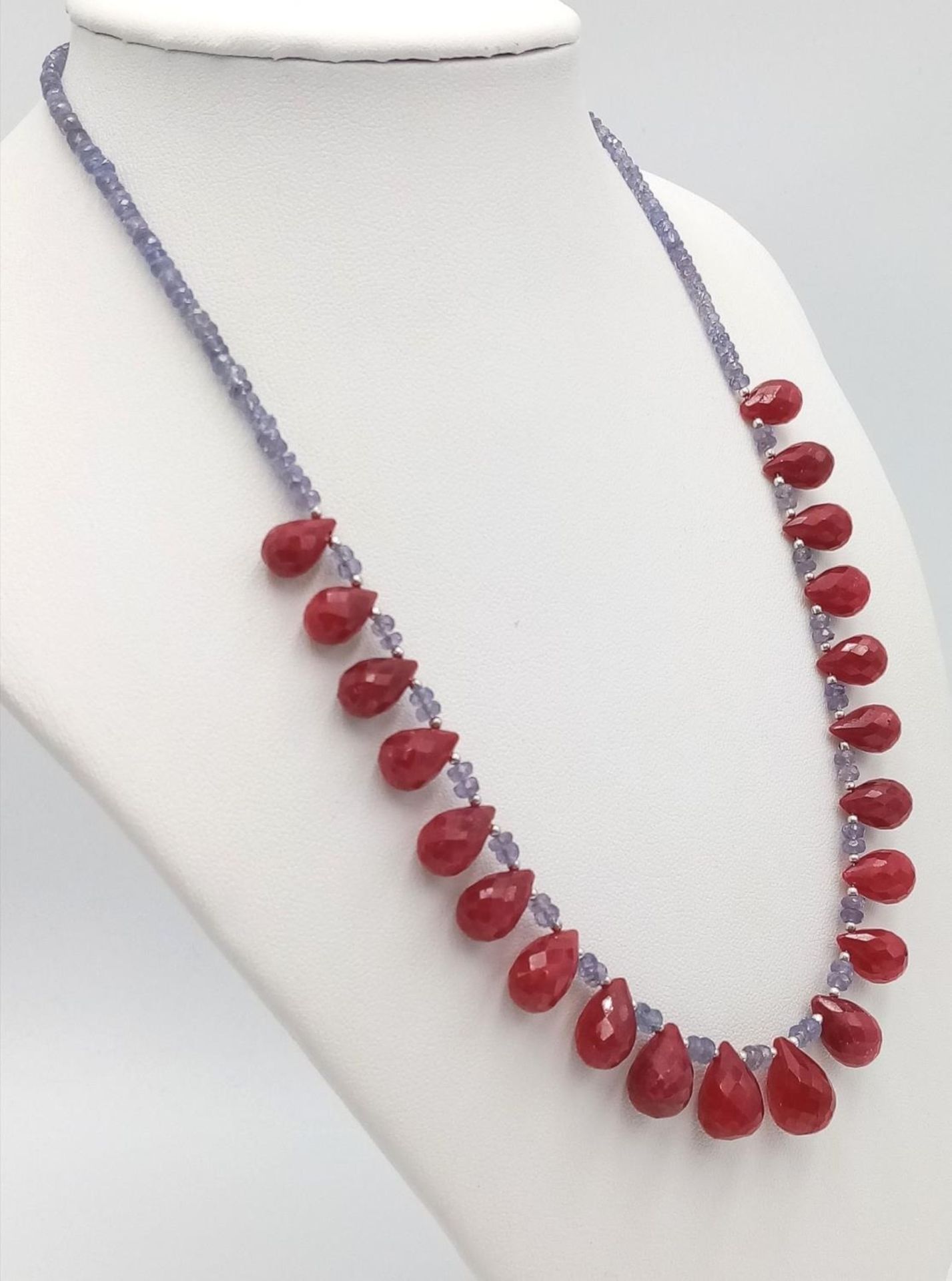 A Tanzanite Small Rondelle Necklace with Ruby Drops. 925 Silver Clasp. 150ctw gemstones. 42cm - Image 3 of 4