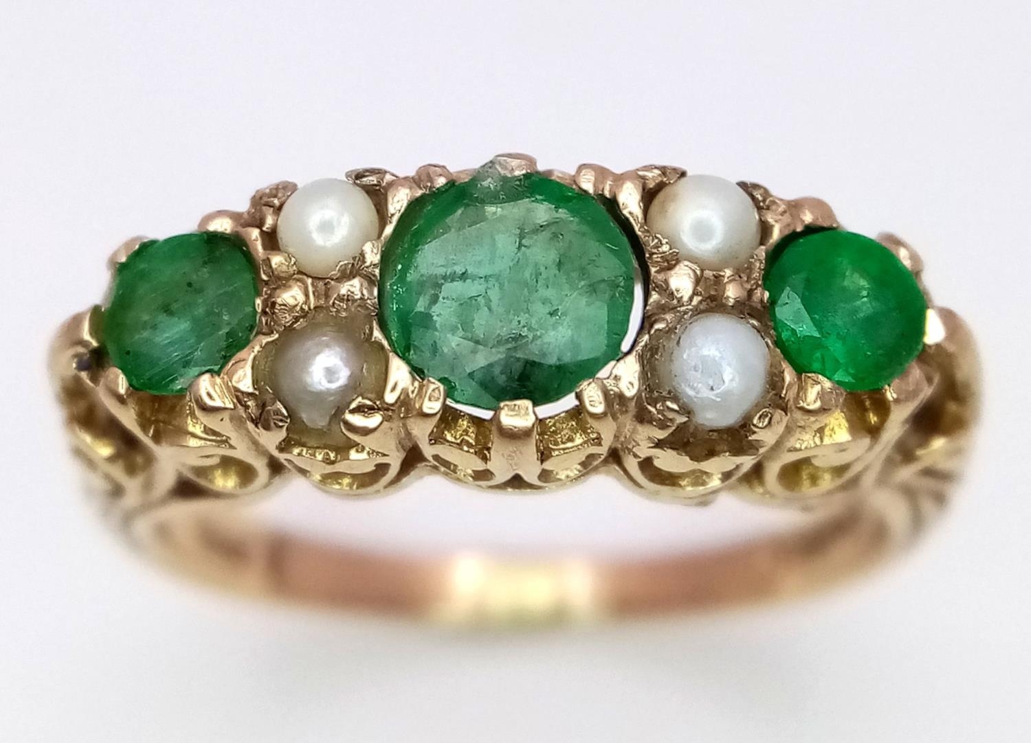 A 9K Yellow Gold Emerald and Seed Pearl Ring. Size P, 3.52g total weight. - Image 3 of 5