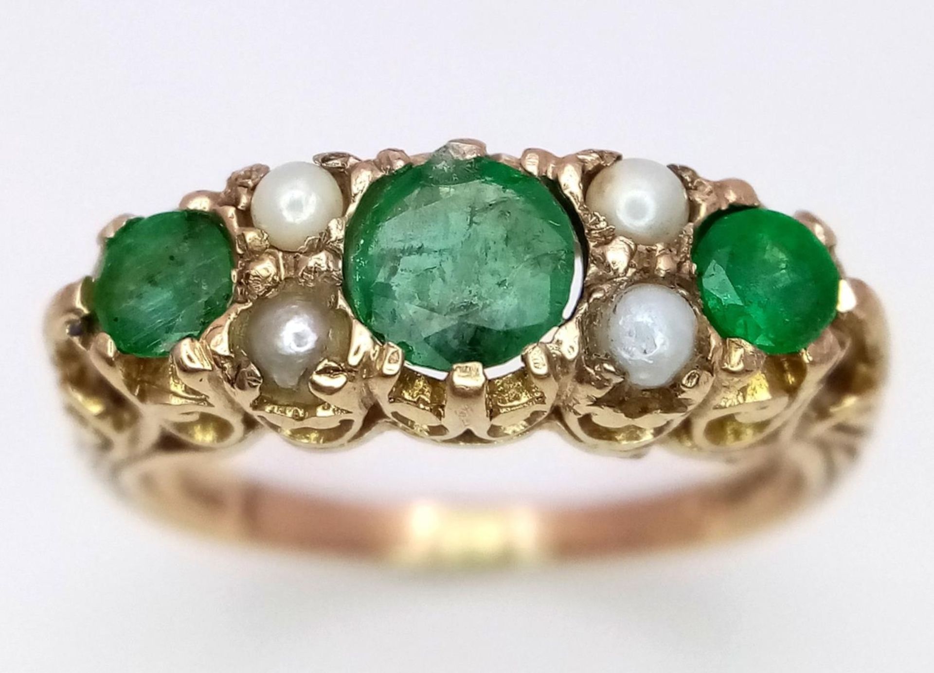 A 9K Yellow Gold Emerald and Seed Pearl Ring. Size P, 3.52g total weight. - Image 3 of 5