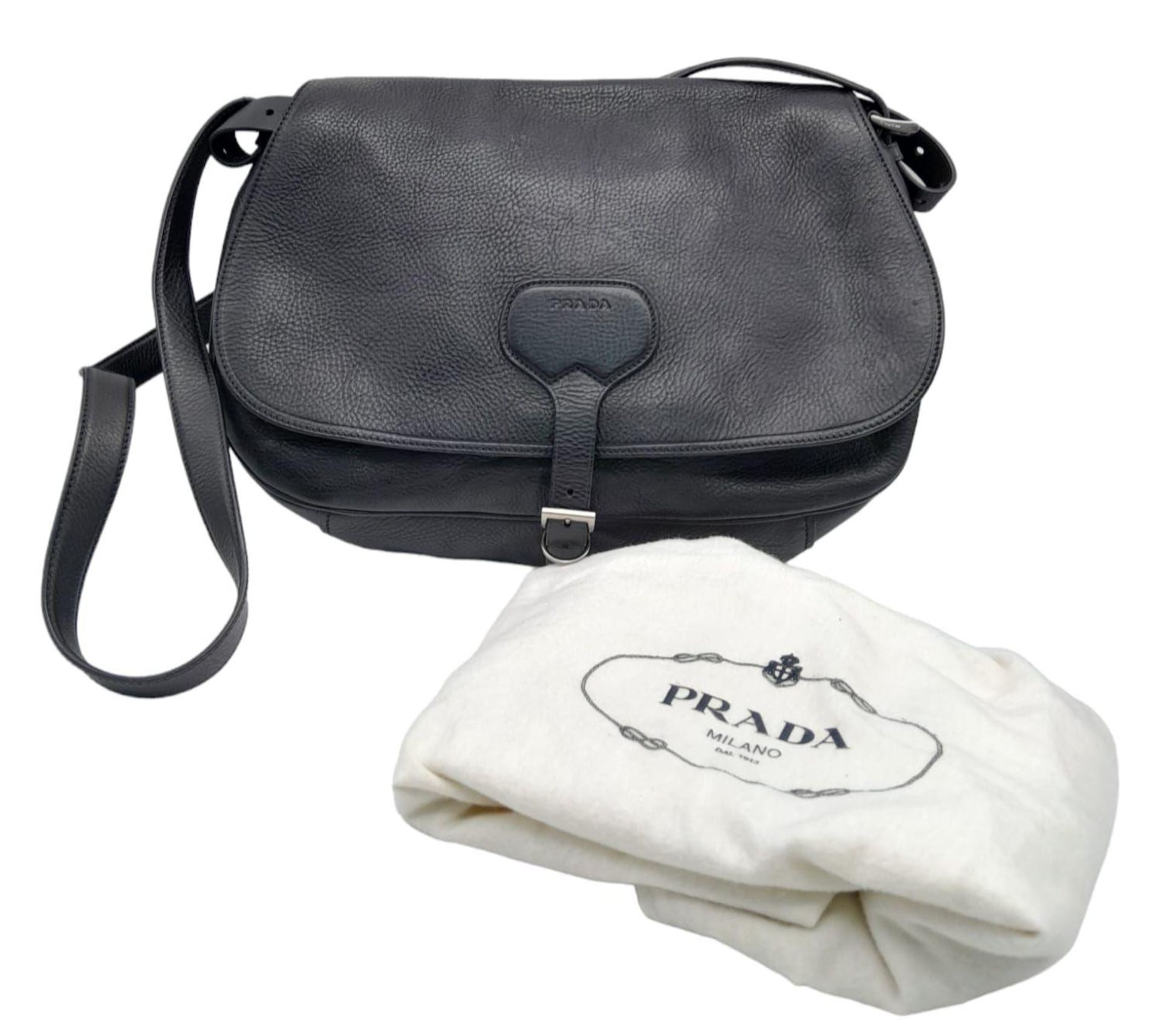A Prada Black Leather Crossbody Satchel Bag. Textured exterior with buckled flap. Spacious leather - Bild 14 aus 14
