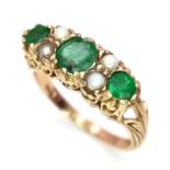 A 9K Yellow Gold Emerald and Seed Pearl Ring. Size P, 3.52g total weight.
