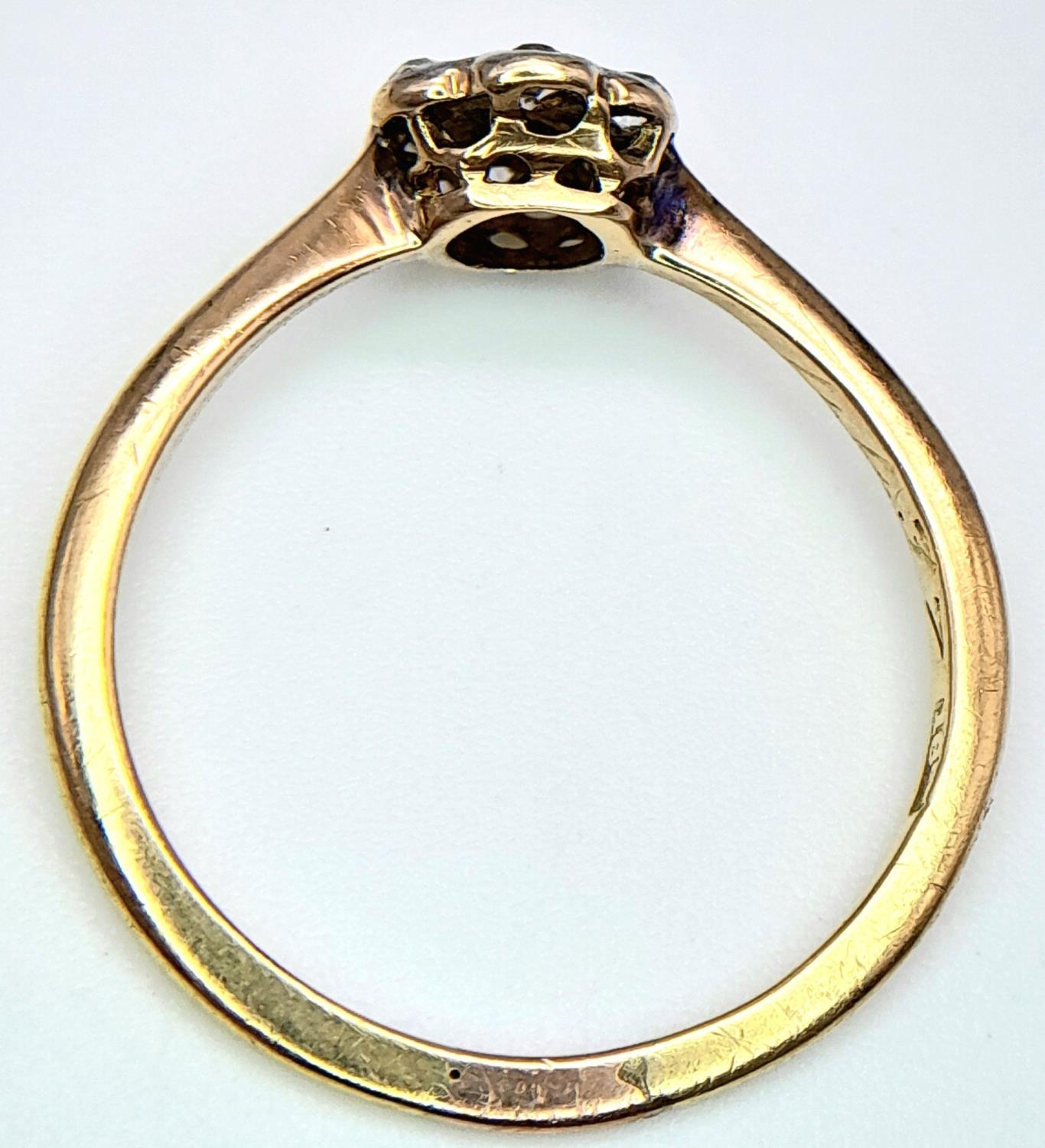 An Antique 18K Yellow Gold Old Cut Diamond Cluster Ring. Size N, 2.05g total weight. - Image 4 of 5