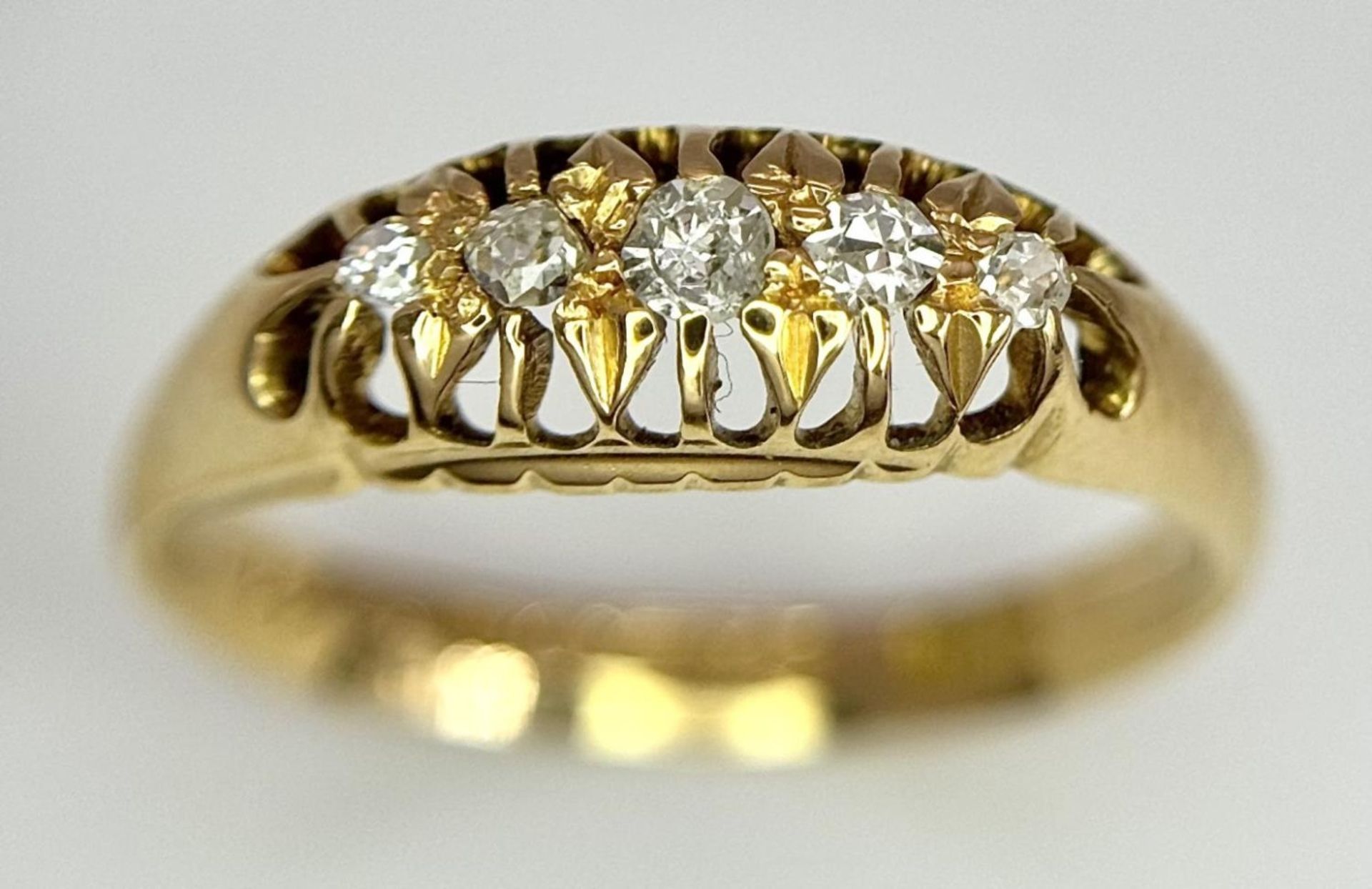 18K Yellow gold Diamond 5 Stone Ring, 0.15ct diamond, 2.9g total weight, size N ref: 3535H - Bild 3 aus 6