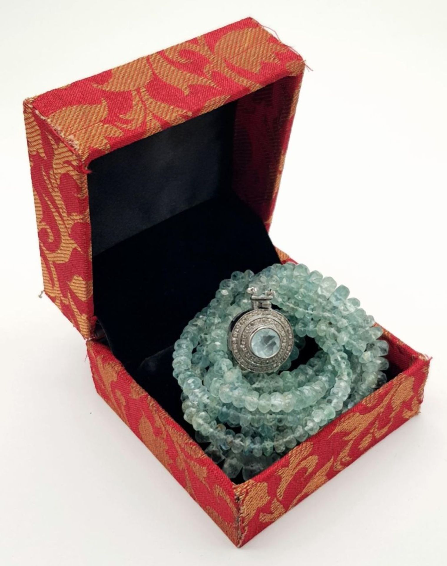 An Aquamarine Two Row Beaded Necklace with an Aquamarine and Rose Cut Diamonds Silver Clasp. 255ctw. - Bild 8 aus 14