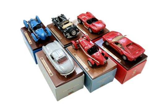 Six Italian Burago Die Cast Model Cars. 2 x Mercedes, 1 x Bugatti, 1 x Alfa Romeo and 2 x Ferrari. - Bild 1 aus 8