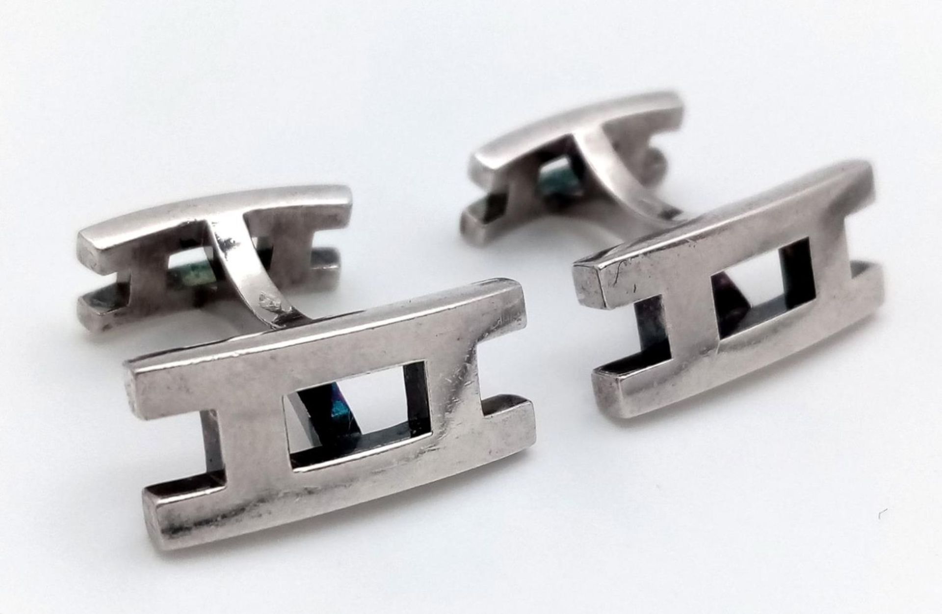 A Pair of Hermes Silver Cufflinks. Comes with original Hermes packaging. Ref: 018092 - Bild 2 aus 12