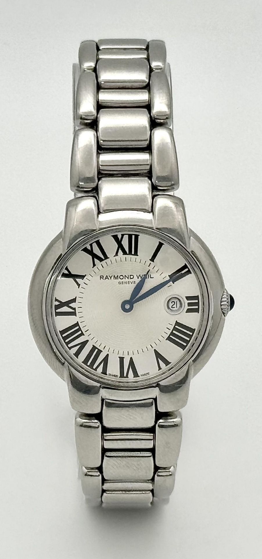 A Raymond Weil Quartz Ladies Watch. Stainless steel bracelet and case - 29mm. Silver tone dial