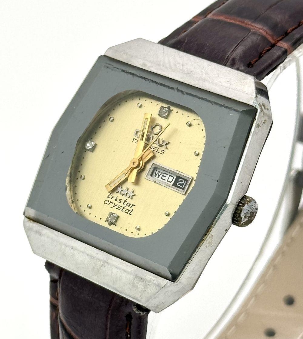 A Vintage Omax 17 Jewels Gents Watch. Brown leather strap. Stainless steel case - 33mm. Gold tone - Image 4 of 7