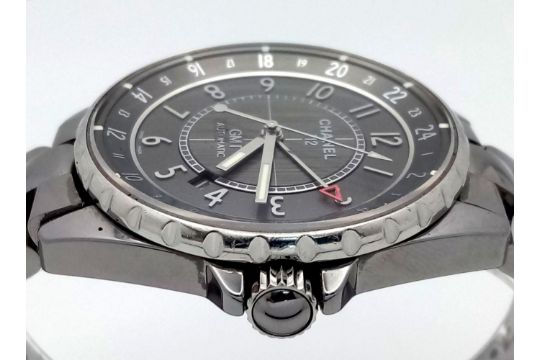 A Chanel J12 GMT Gents Automatic Watch. Stainless steel bracelet and case - 41mm. Two tone grey - Bild 5 aus 12