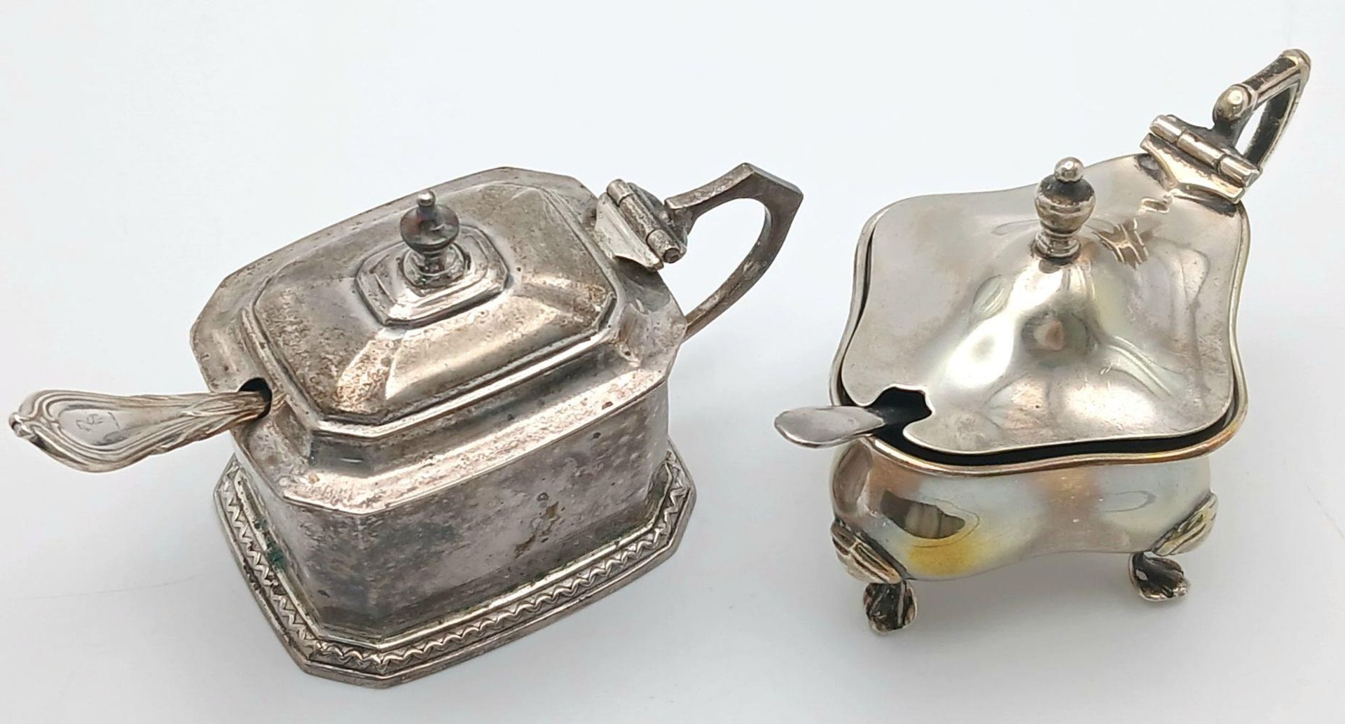 Two Sterling Silver Condiment Cruets. Hallmarks for Birmingham 1928 and 1921. One with liner. Both - Bild 3 aus 8