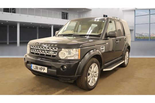 LAND ROVER DISCOVERY 4 HSE 3.0 SDV6 StationWagon 2011 (11) Panoramic Roof- Rear Headrest Screens - Image 1 of 8