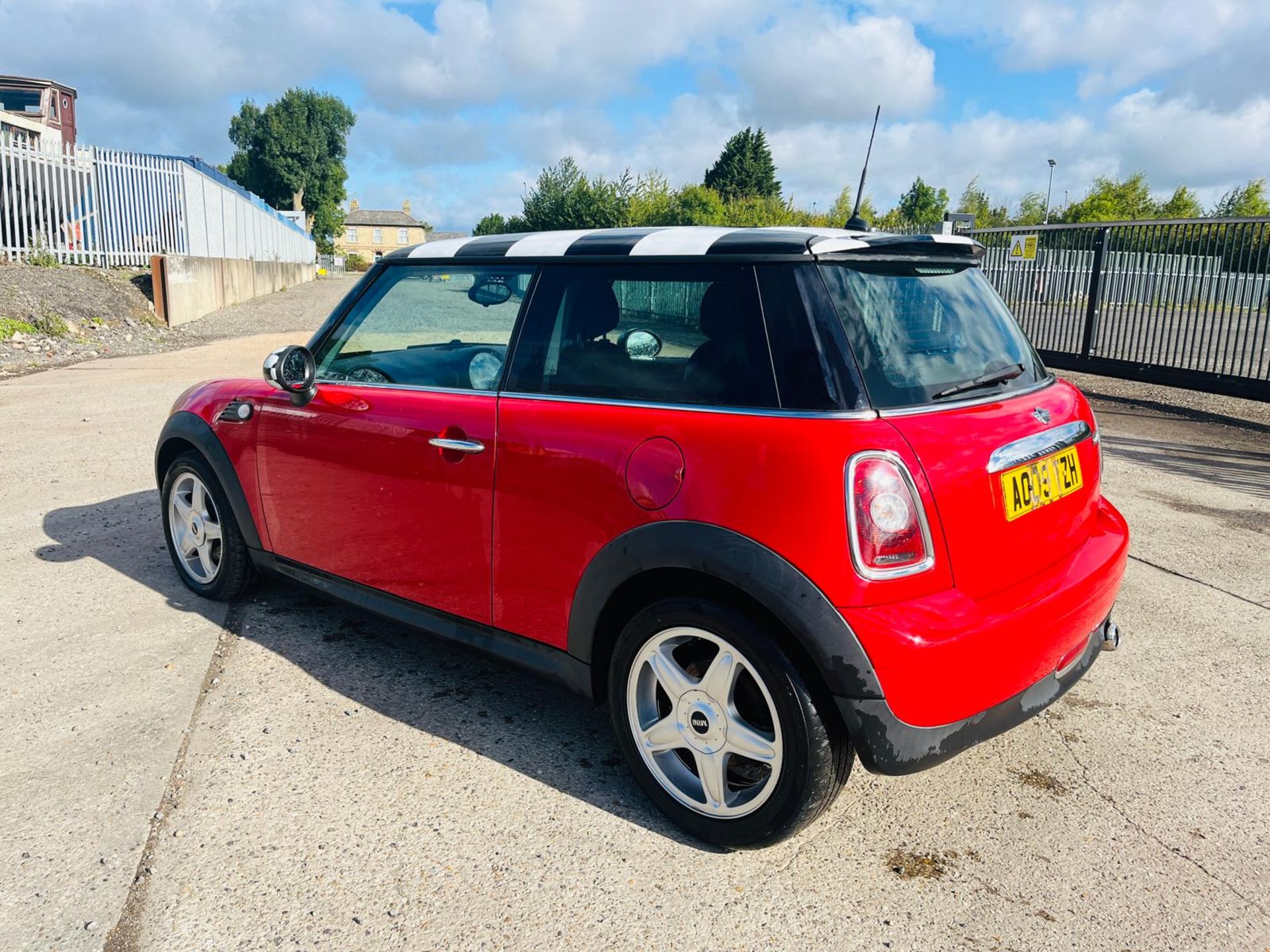 Mini Cooper D 1.6 DT 109 2009'09 Reg' -Start/Stop -Bluetooth Handsfree -NO VAT - Image 8 of 31