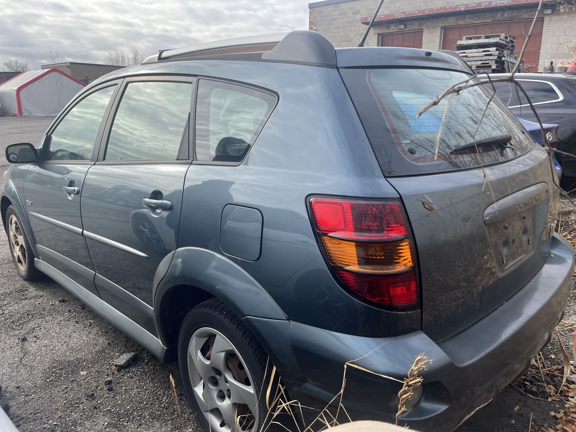 2008 Pontiac Vibe - Vin#: 5Y2SL65848Z419428 - 232,745 km - NOT RUNNING - Image 3 of 4