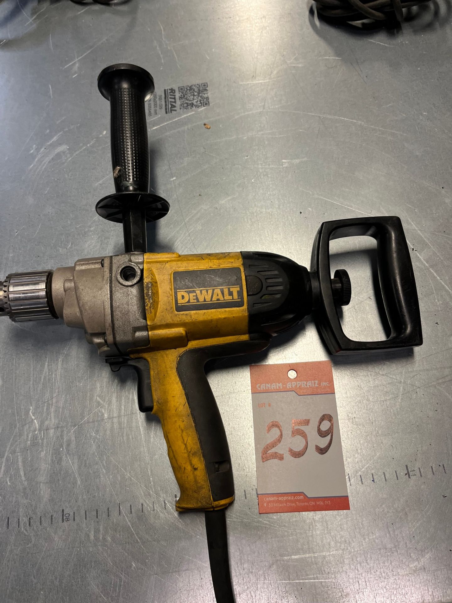 DEWALT DRILL