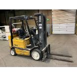 YALE GLC050TGNUAE082 PROPANE FORKLIFT, S/N E187V14152X, 4,550LB CAP., 189" MAX LIFT, 3-STAGE MAST,