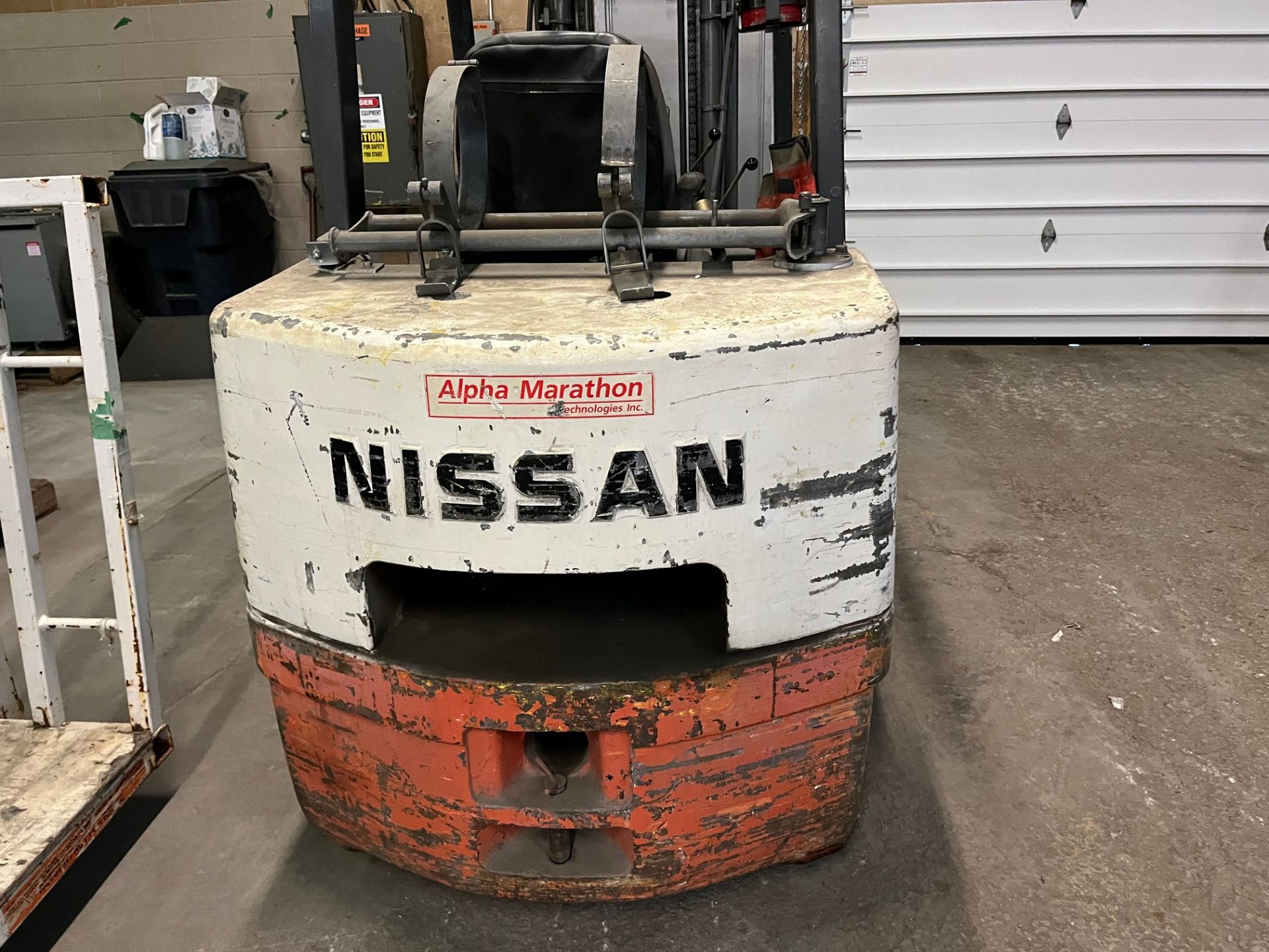 NISSAN PROPANE FORKLIFT, 5,700LB CAP. (NEEDS REPAIR, NO PROPANE TANK) - Image 4 of 4