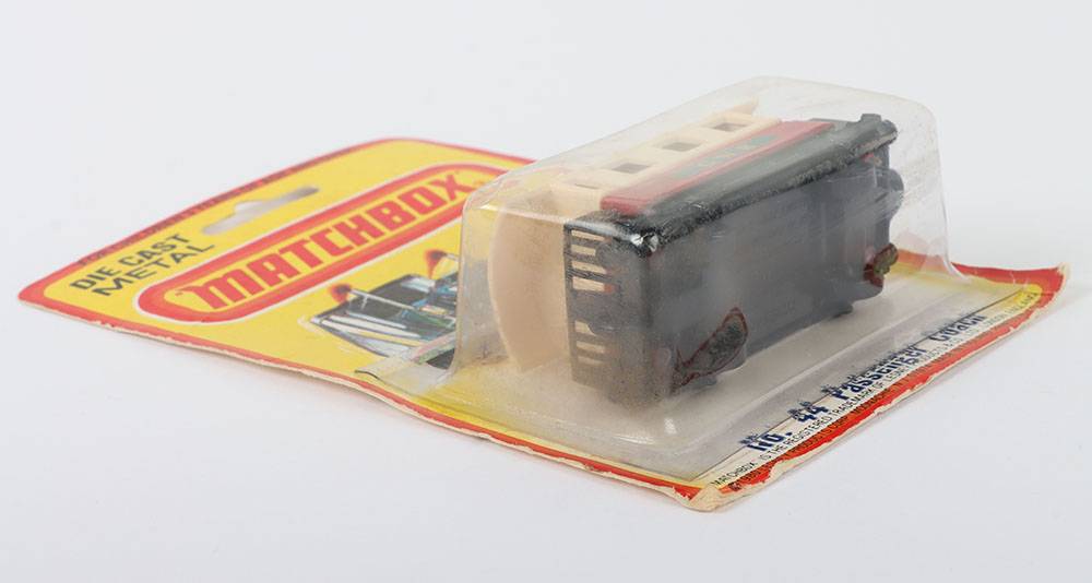 Matchbox Lesney Superfast Blisterpack Model Passenger Coach with scarcer GWR labels - Image 5 of 8