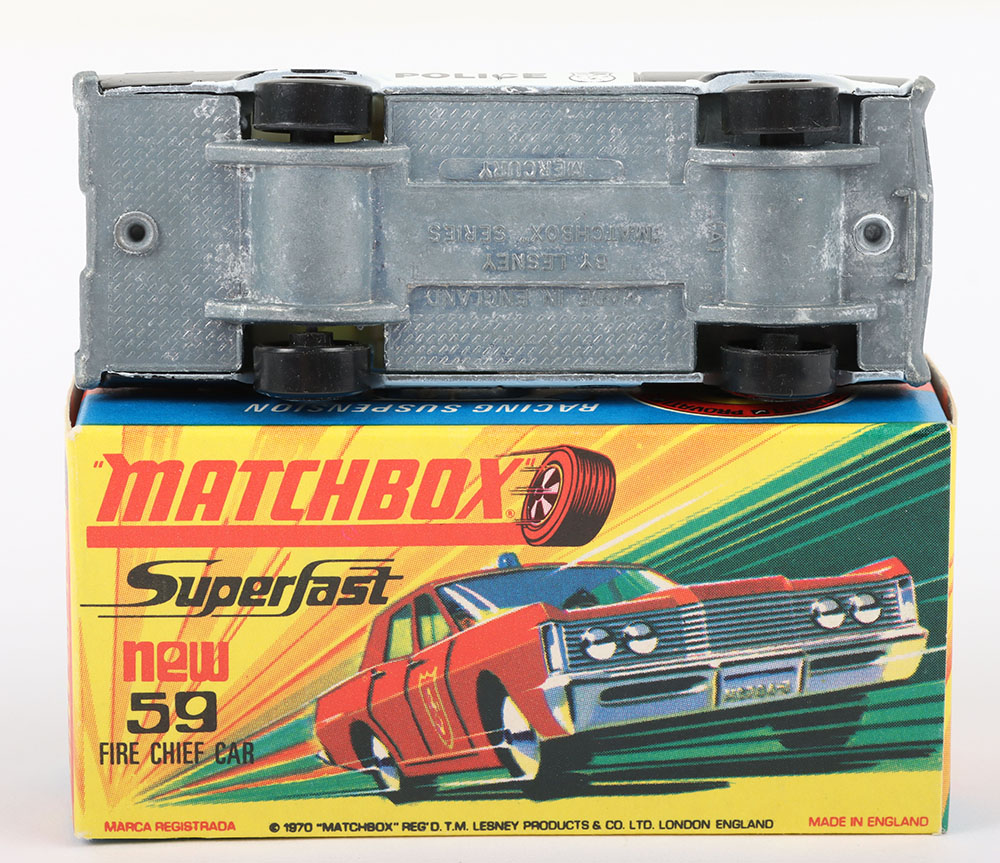 Matchbox Lesney Superfast MB-59 Fire Chief Car with rarer WHITE body and unpainted MERCURY base - Bild 8 aus 8