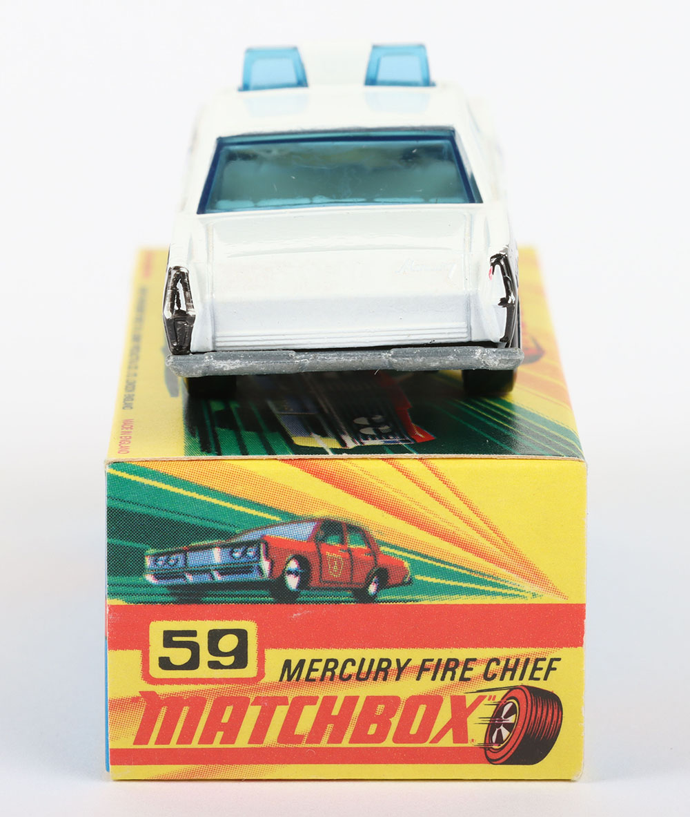 Matchbox Lesney Superfast MB-59 Fire Chief Car with rarer WHITE body and unpainted MERCURY base - Bild 7 aus 8