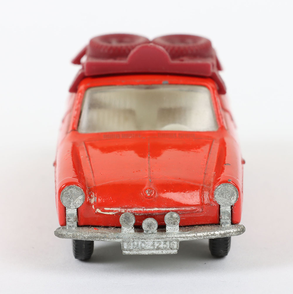 Matchbox Lesney Regular Wheel Model MB-67 Volkswagen 1600TL with Red body & scarce ROOF RACK - Image 4 of 5