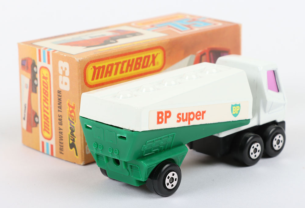 Matchbox Lesney Superfast MB-63 Freeway Gas Tanker, rarer BP SUPER variation with 5-SPOKE Front Cab - Image 3 of 7