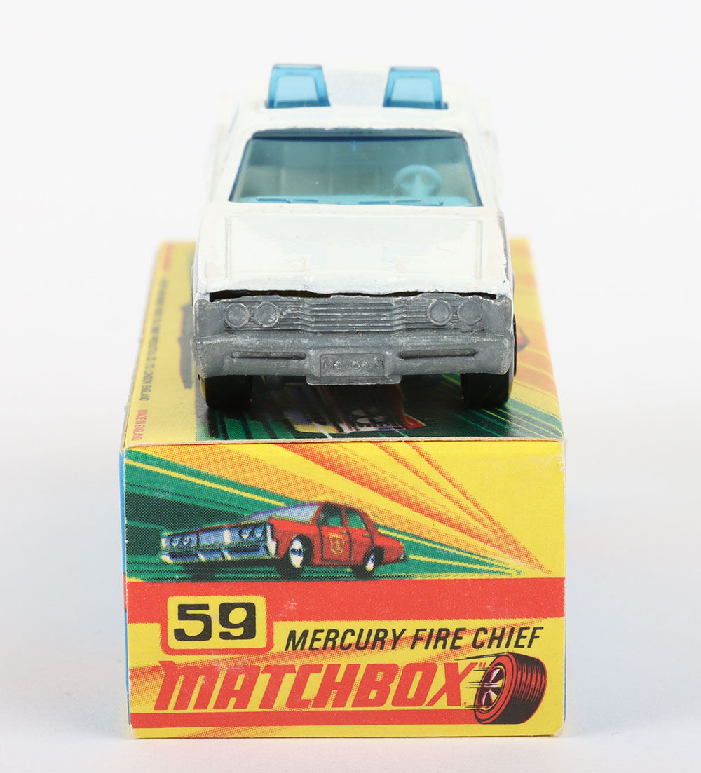 Matchbox Lesney Superfast MB-59 Fire Chief Car with rarer WHITE body and unpainted MERCURY base - Bild 6 aus 8