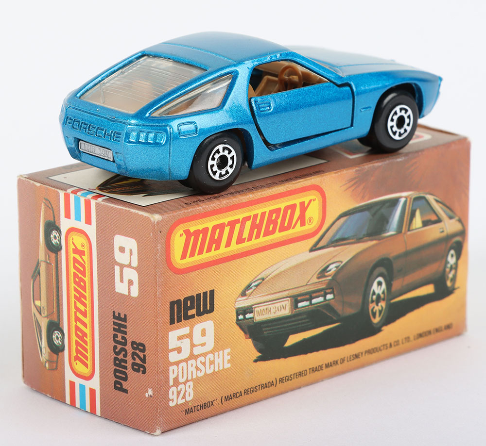 Matchbox Lesney Superfast MB-59 Porsche 928 with BLUE body and rare SILVER painted base - Image 4 of 6