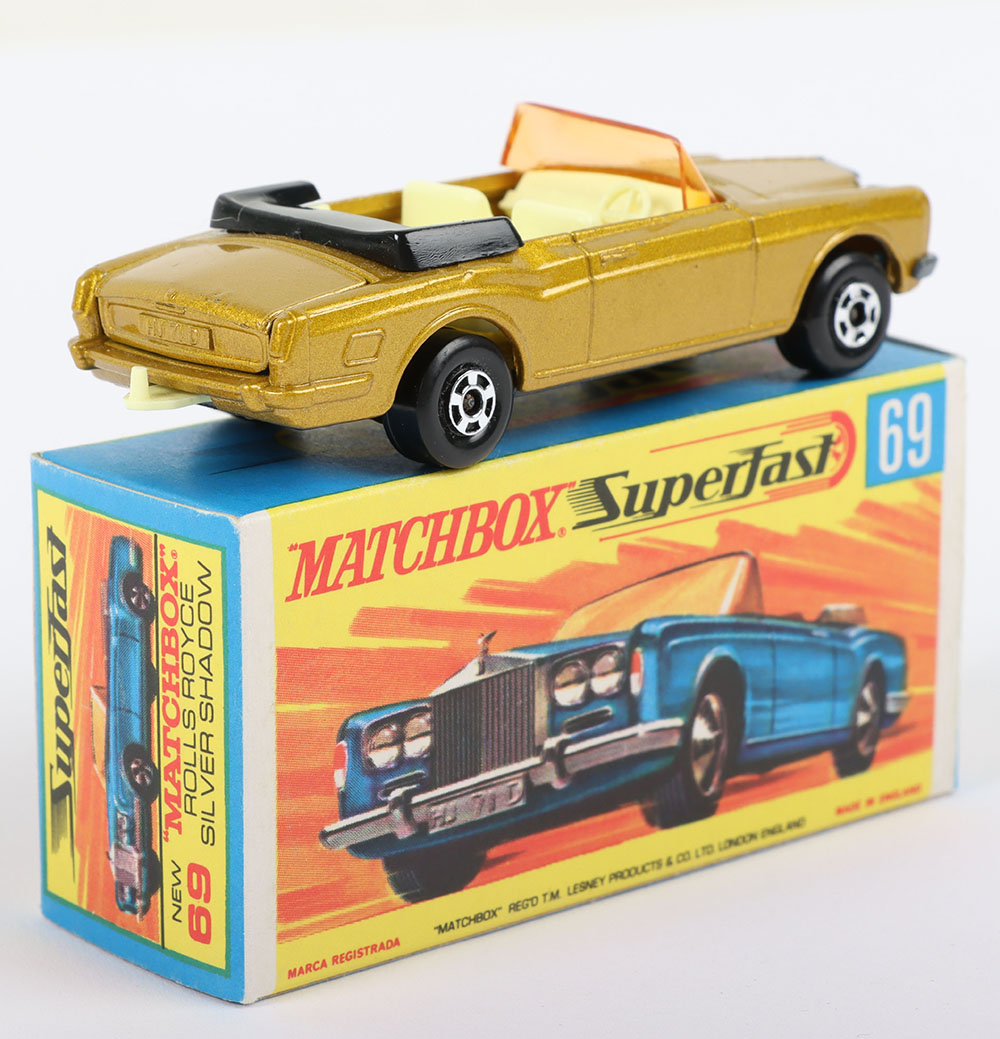 Matchbox Lesney Superfast MB-69 Rolls Royce Silver Shadow with GOLD body, DARK GREY base - Image 3 of 5