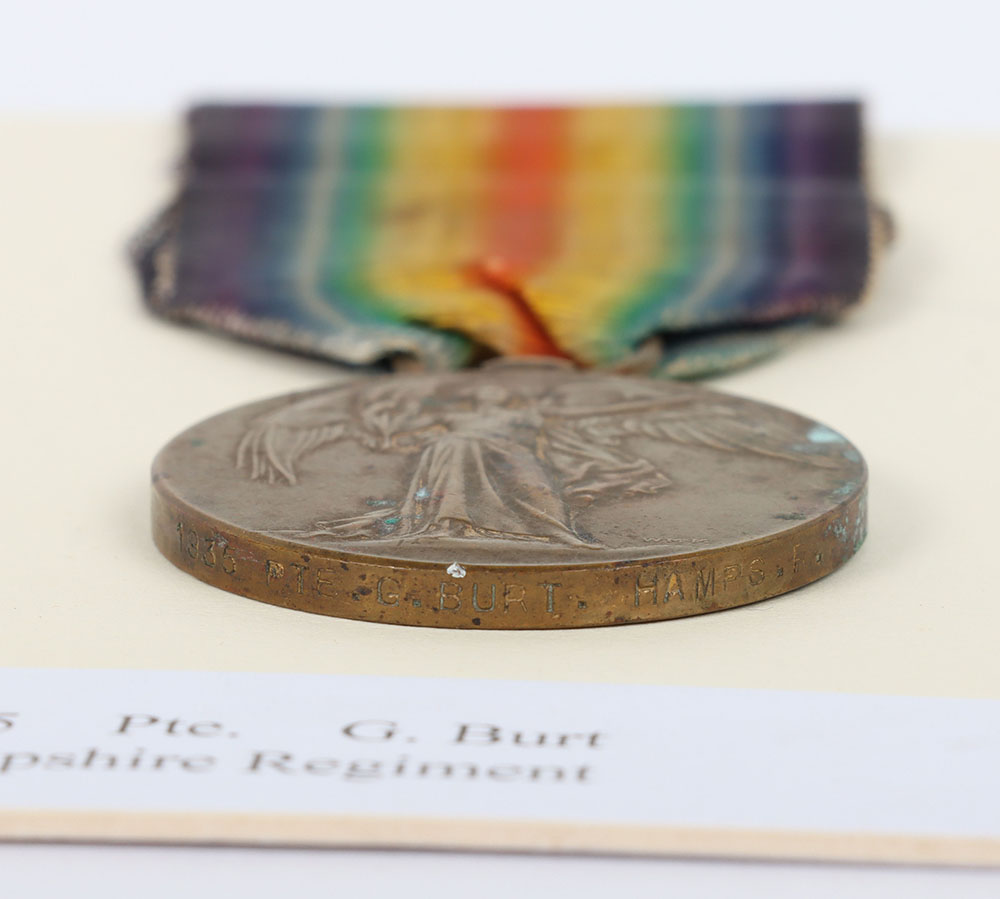 A single Victory medal to a soldier in the 8th Battalion Hampshire Regiment who landed a Suvla Bay i - Bild 4 aus 4