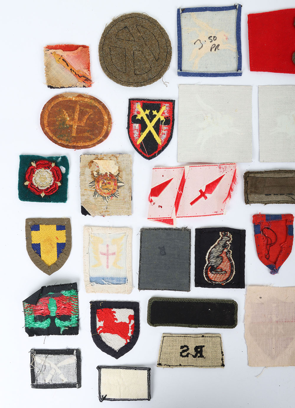 40x Assorted Cloth Formation Signs - Image 5 of 6