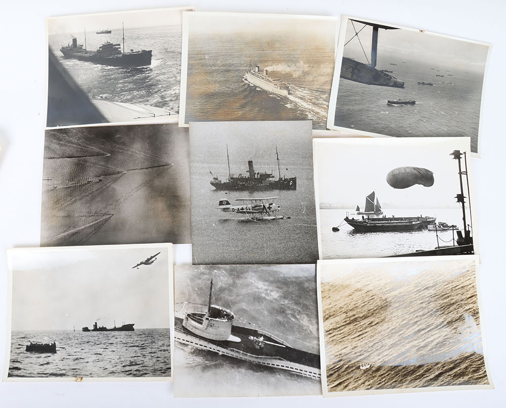 Grouping of WW2 Press Photographs of Royal Navy and Submarine Interest - Bild 2 aus 3