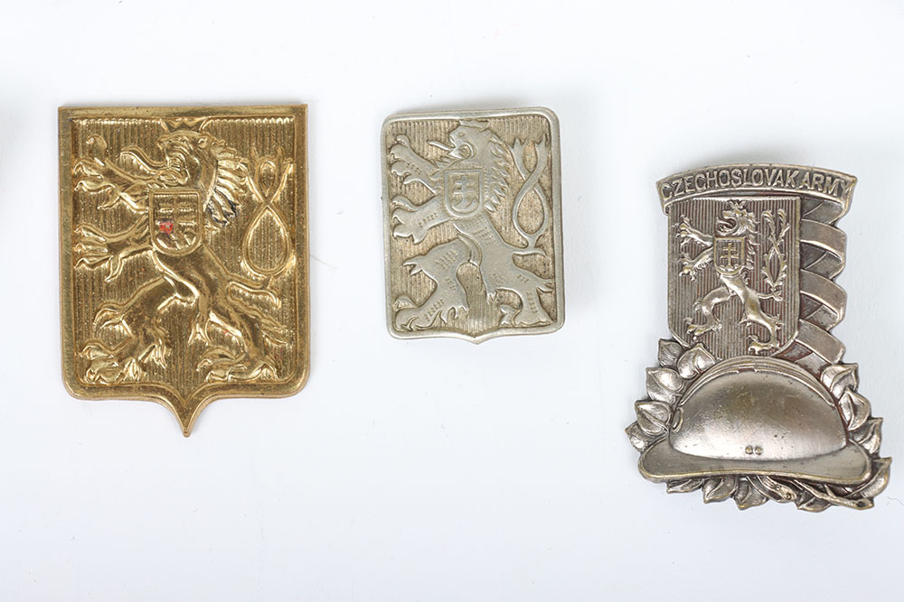 WW2 Free Czech Forces badges and shoulder titles - Image 2 of 4