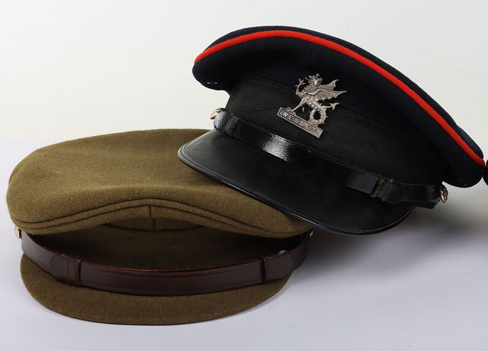 Grouping of Peaked Caps of Wessex Brigade - Bild 3 aus 10