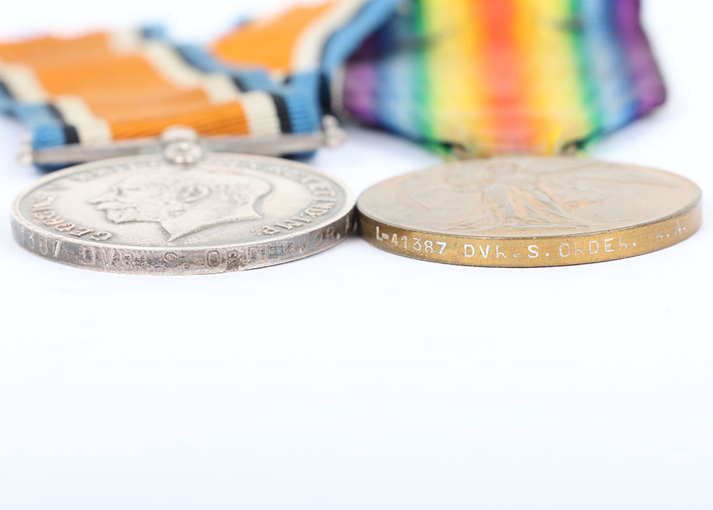 A Great War Pair of Medals to the Royal Artillery with the recipients Silver War Badge - Bild 5 aus 8