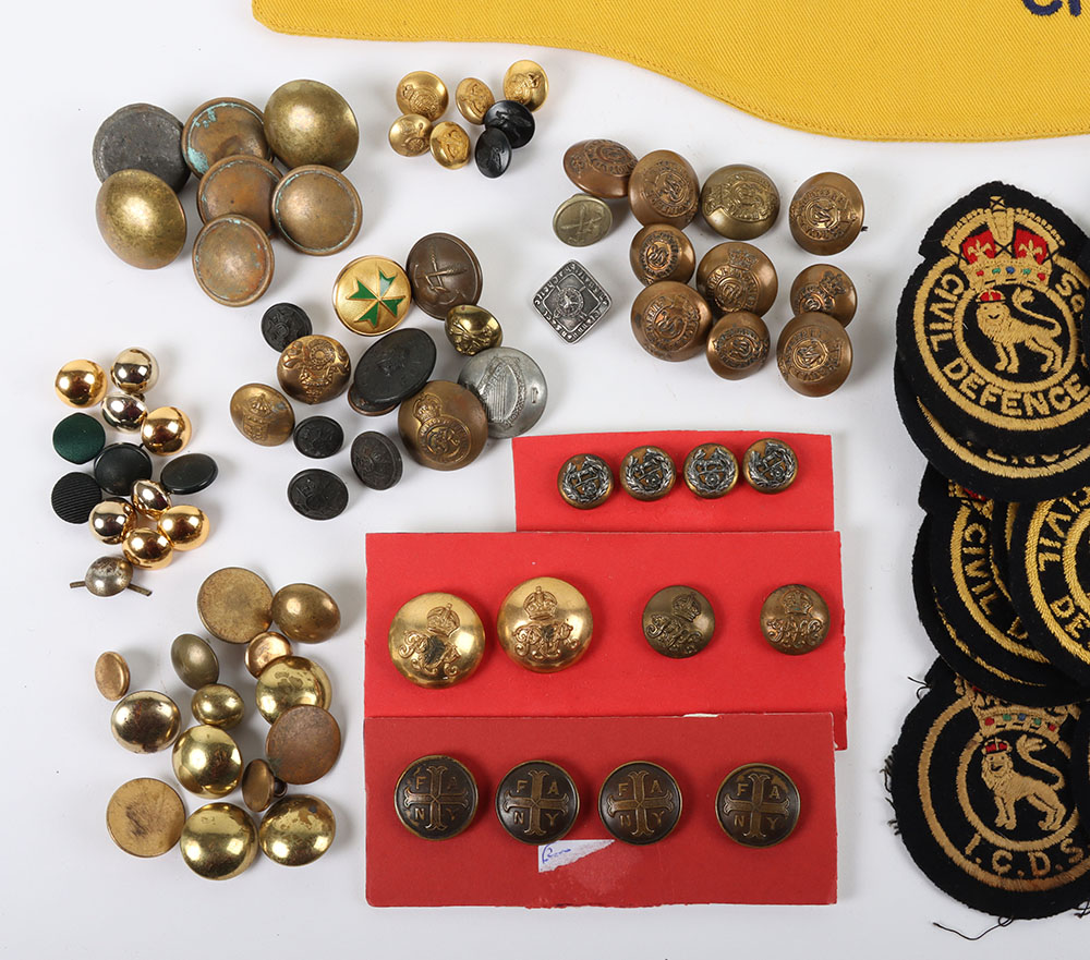 Military Buttons and Civil Defence Badges - Bild 2 aus 4
