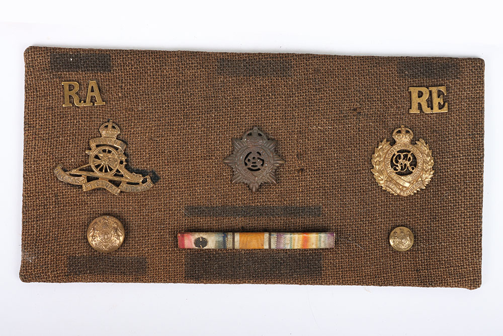 Small card of Corps cap badges, shoulder titles & buttons to the Royal Engineers, Royal Artillery an - Bild 2 aus 6