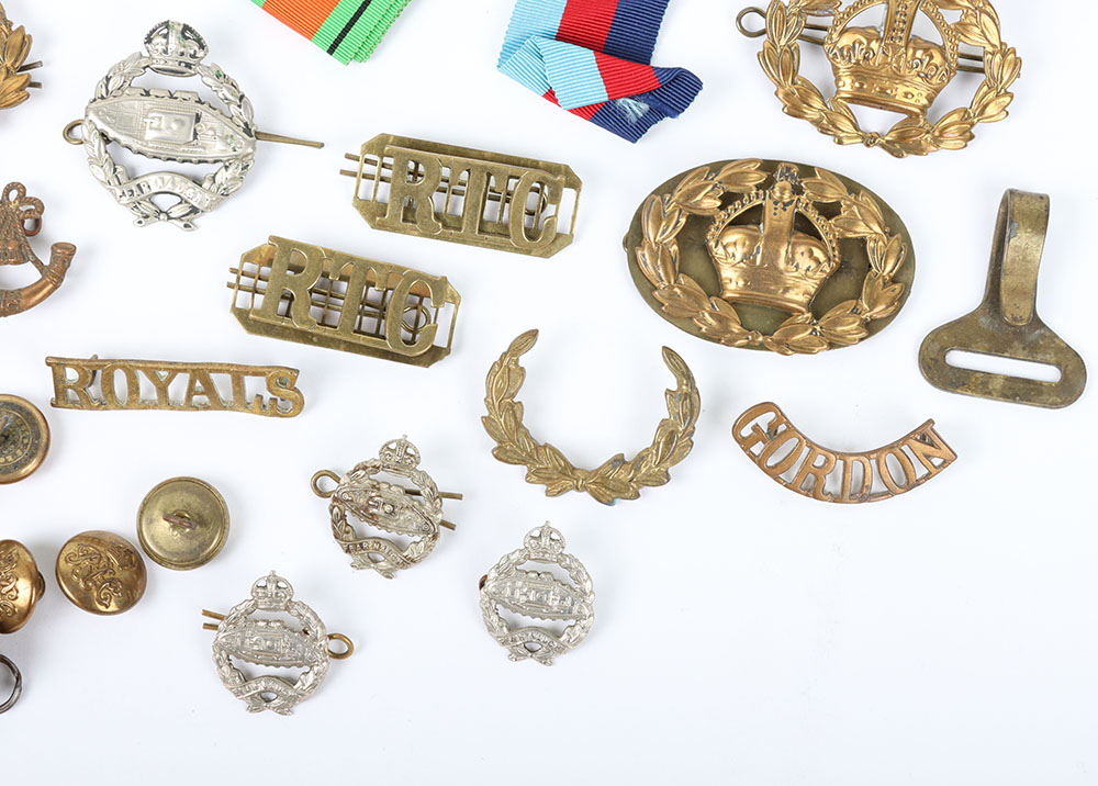 Grouping of British Military Badges - Bild 4 aus 6