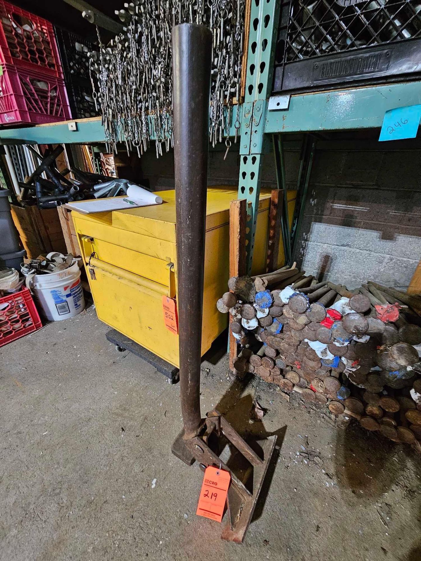 Manual stake puller