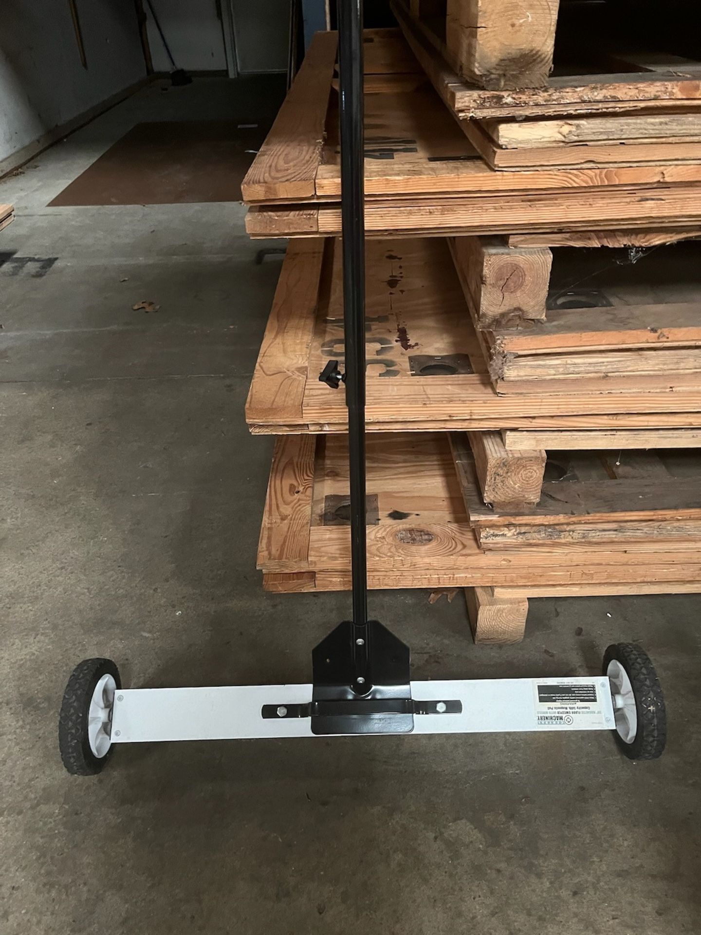 Portable Rolling Magnet Sweeper
