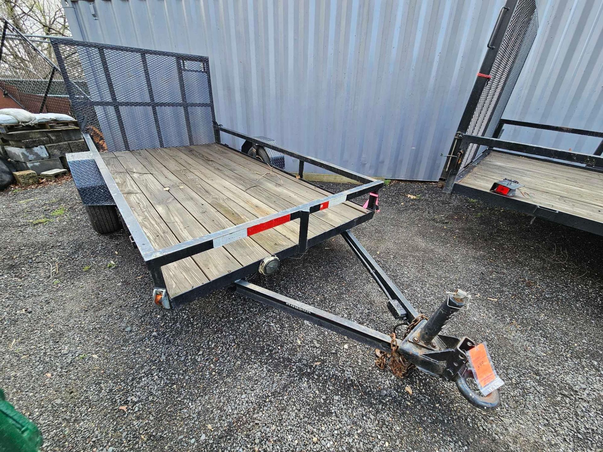 2004 10 ft Wood Deck Commercial Trailer w/Ramp - Image 2 of 4
